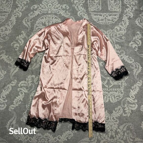 Women's Pink Satin Kimono Robe w/ Black Lace Trim Size M - Picture 3 of 5